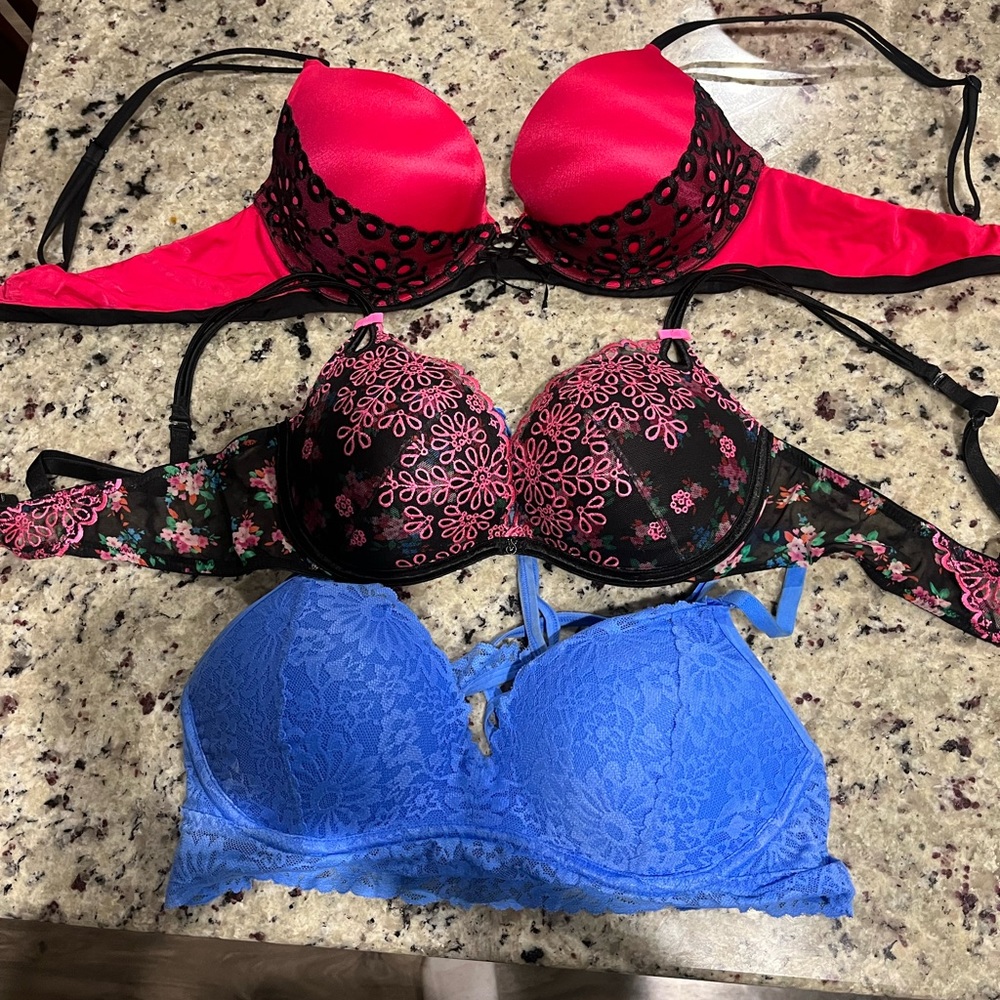3 Victoria’s Secret PINK bras! 36B Very Sexy size medium!! Blue pink black red!!